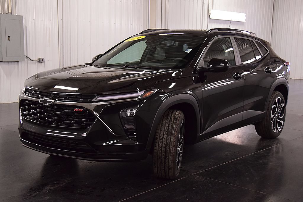 New 2026 Chevrolet Trax RS w/ Driver Confidence Package FWD image 3