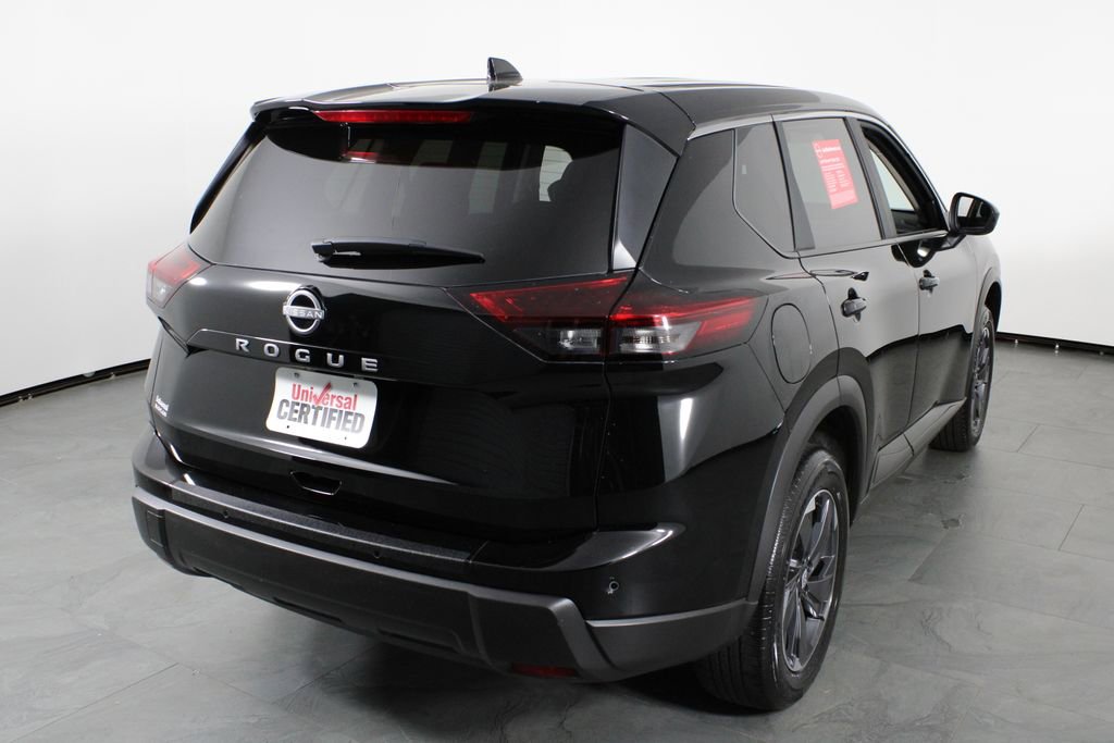 Used 2025 Nissan Rogue SV image 16