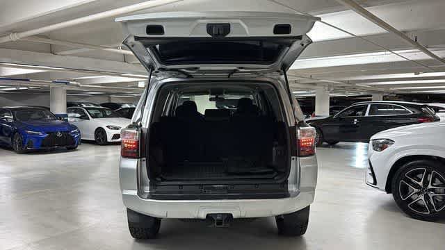 Used 2018 Toyota 4Runner SR5 RWD image 7