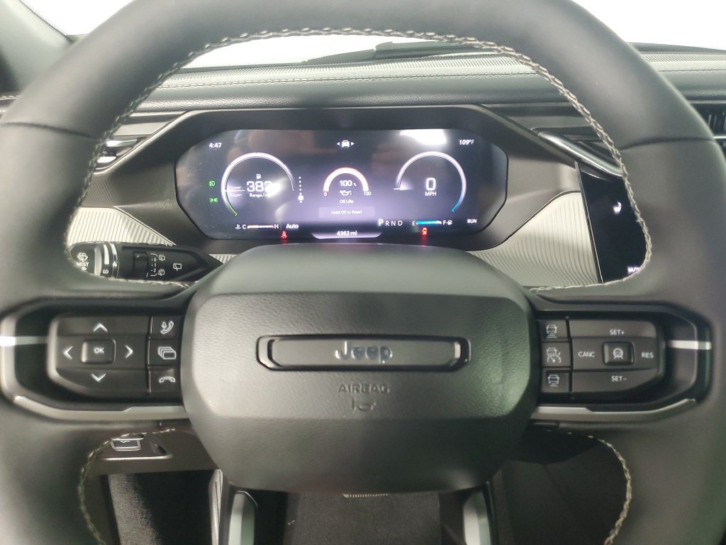 Used 2026 Jeep Cherokee Laredo AWD/4WD image 22