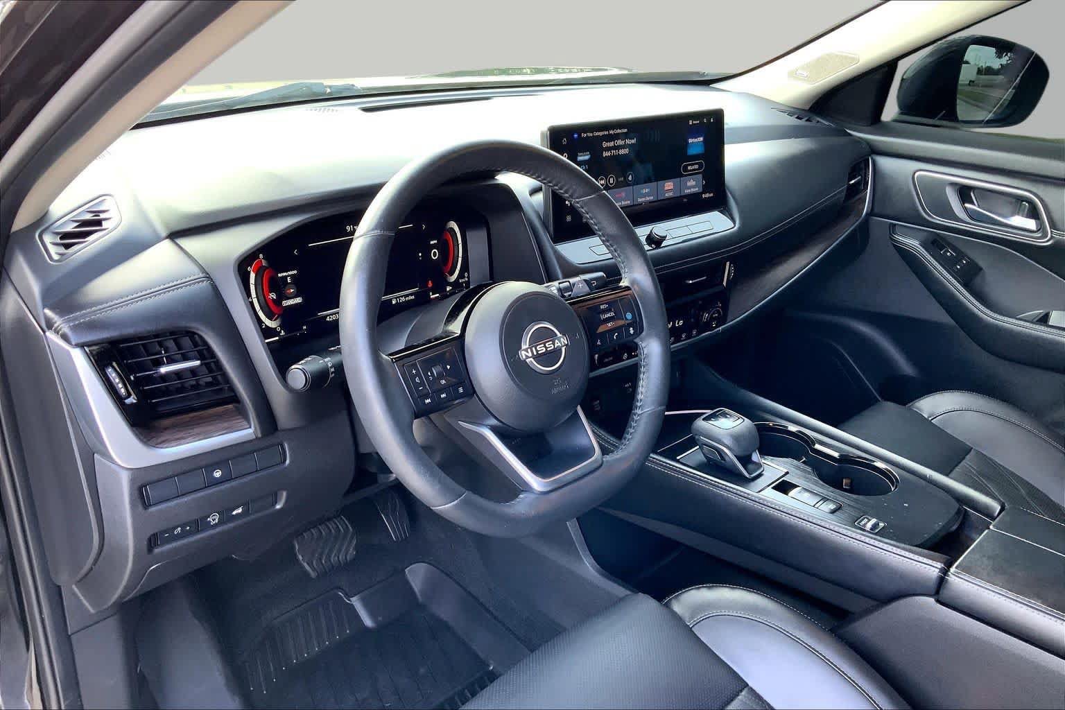 Used 2024 Nissan Rogue Platinum FWD image 18