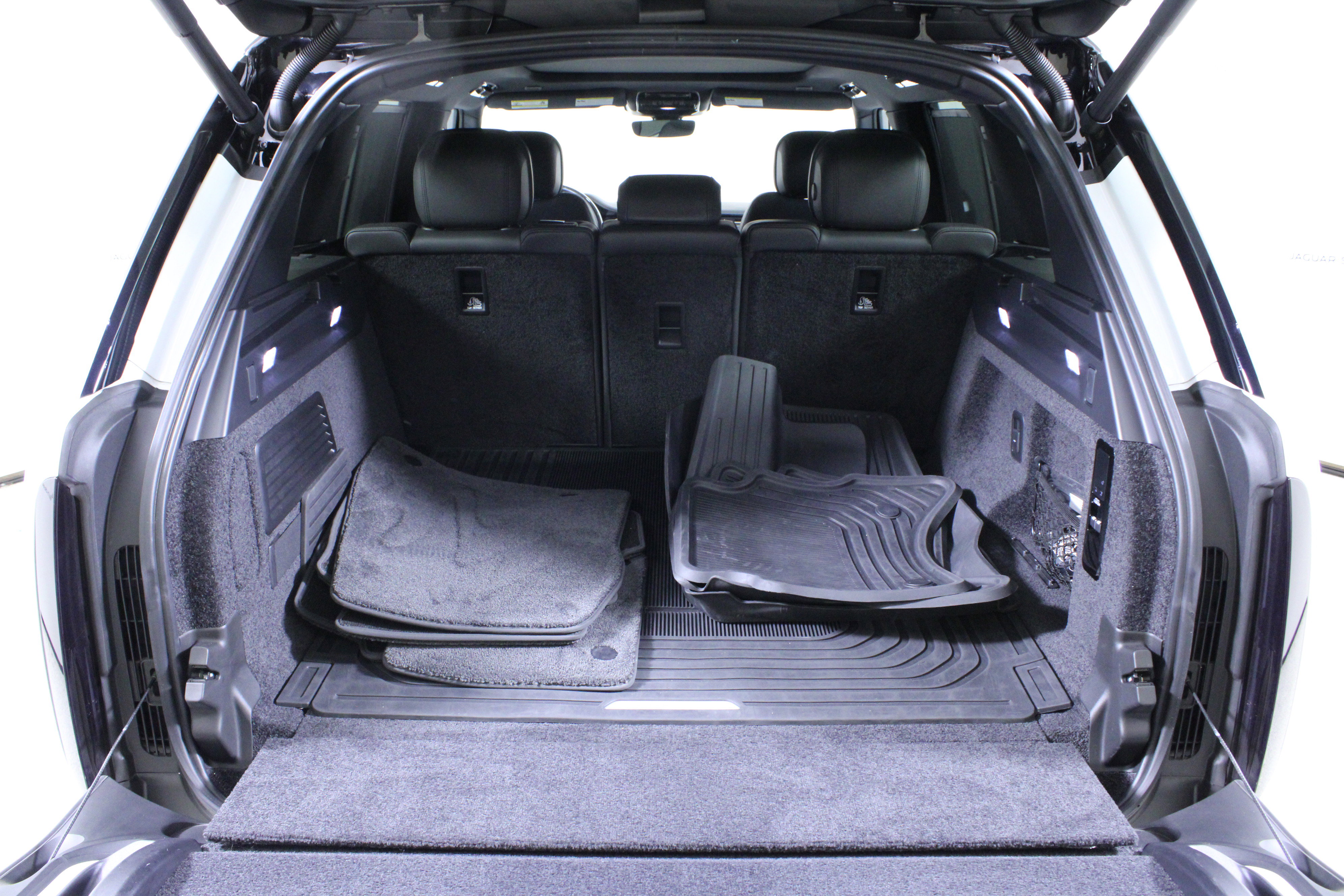 Used 2023 Land Rover Range Rover SE image 9