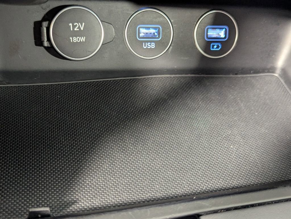 Used 2022 Genesis G70 2.0T RWD image 23