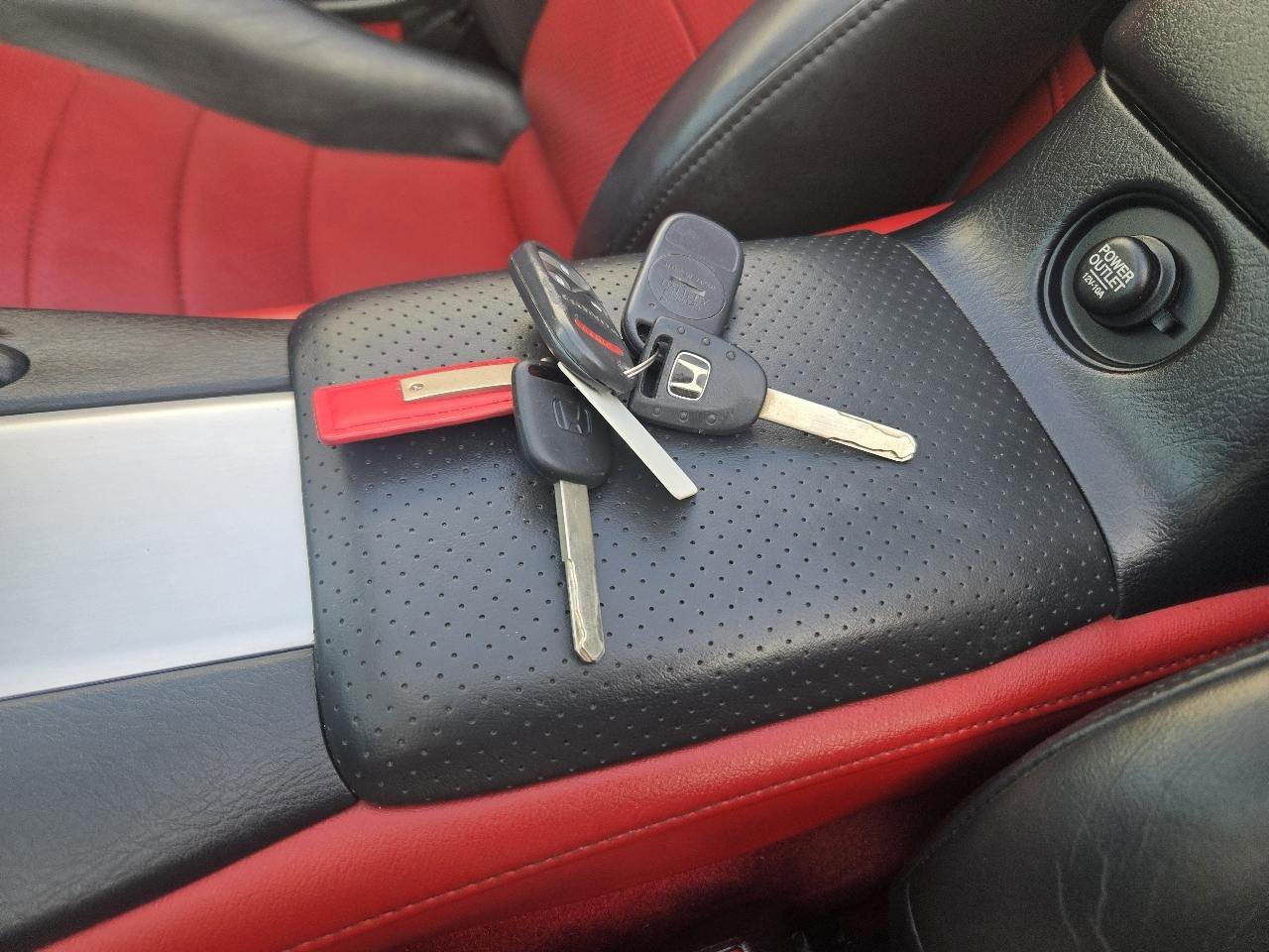 Used 2004 Honda S2000 image 46