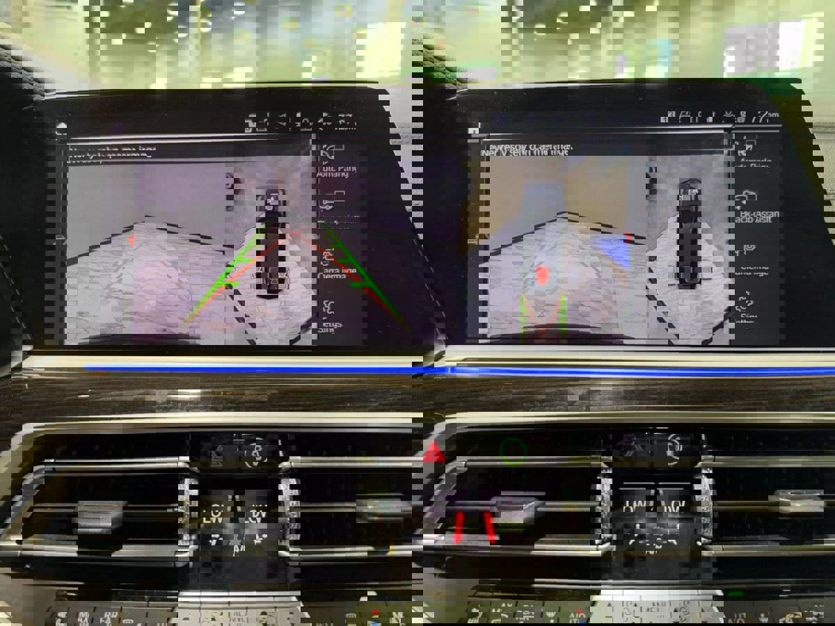 Used 2019 BMW X7 xDrive50i w/ Dynamic Handling Package image 21