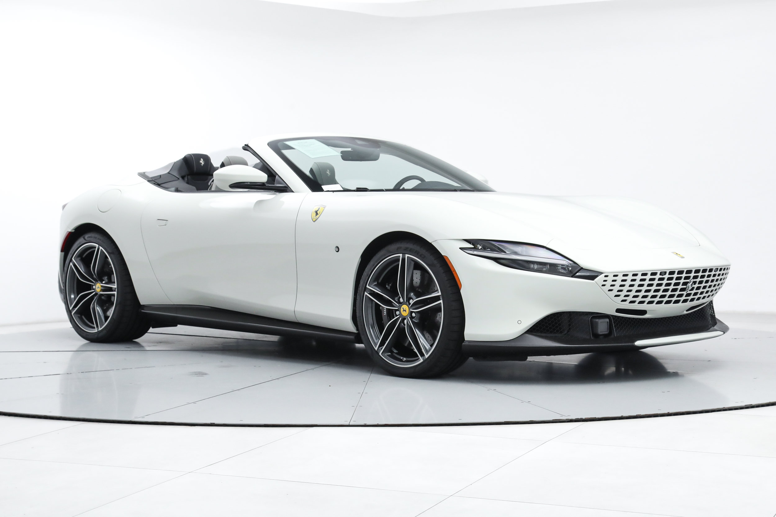 Certified 2024 Ferrari Roma Spider RWD image 12