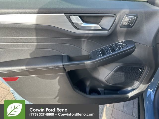 New 2025 Ford Escape SE w/ PHEV Premium Package image 9