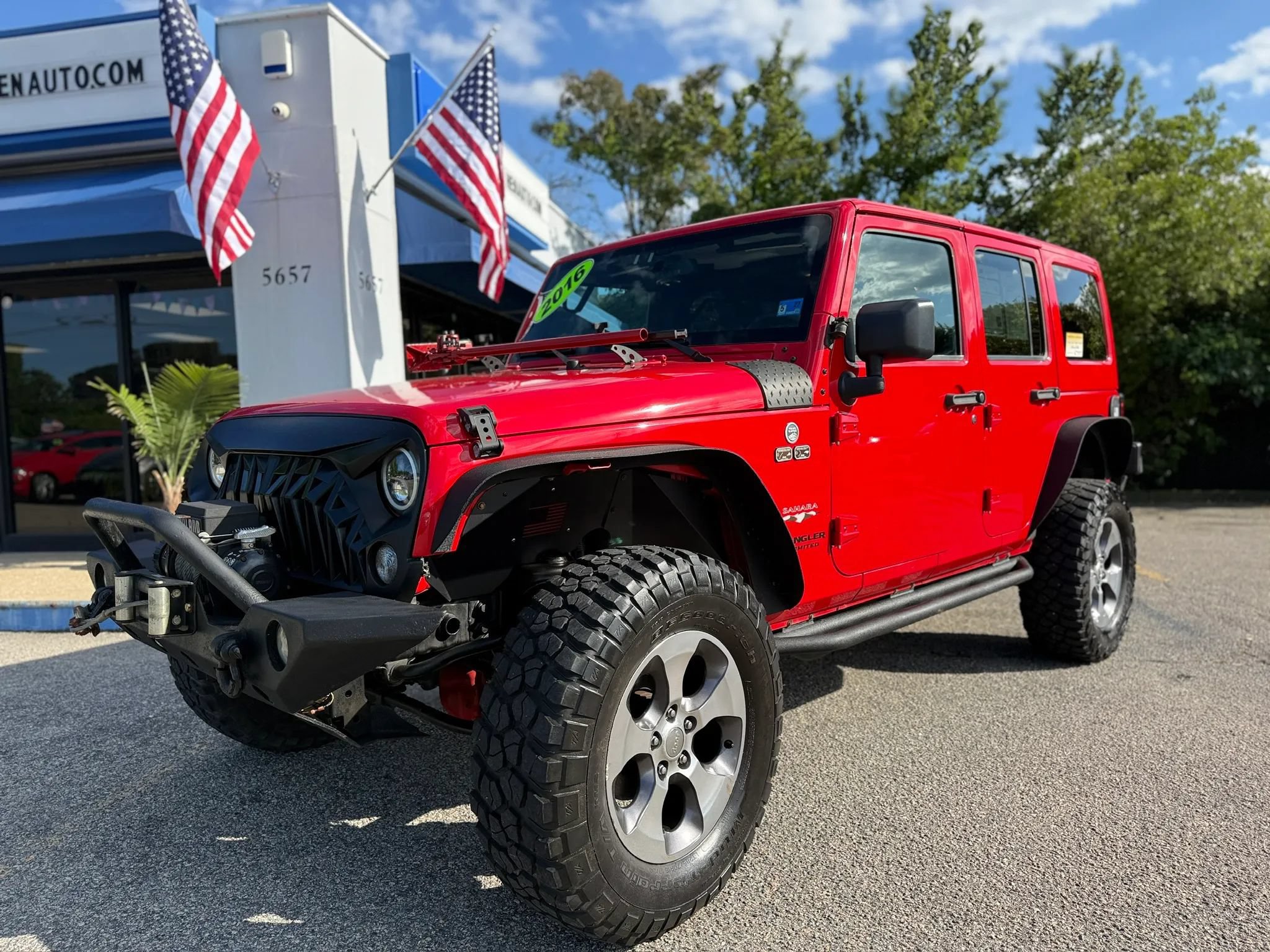 Used 2016 Jeep Wrangler Unlimited Sahara w/ Connectivity Group AWD/4WD image 33