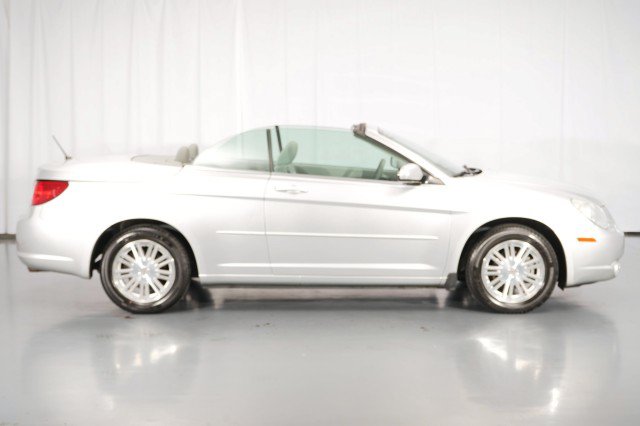 Used 2008 Chrysler Sebring Touring FWD image 10