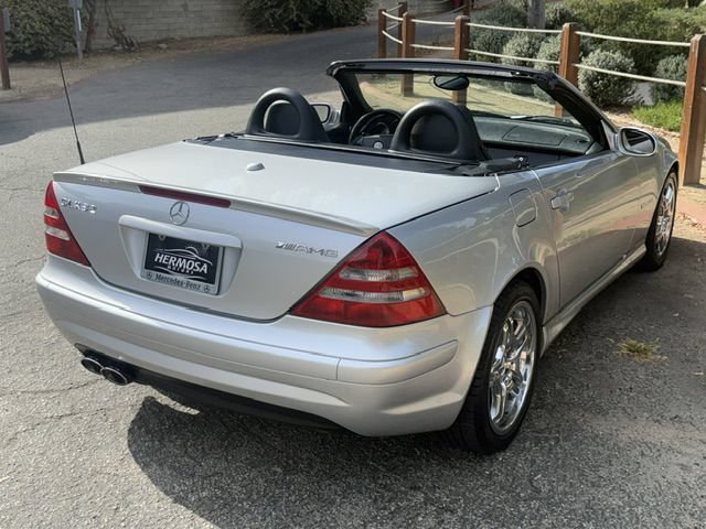 Used 2004 Mercedes-Benz SLK 32 AMG image 2
