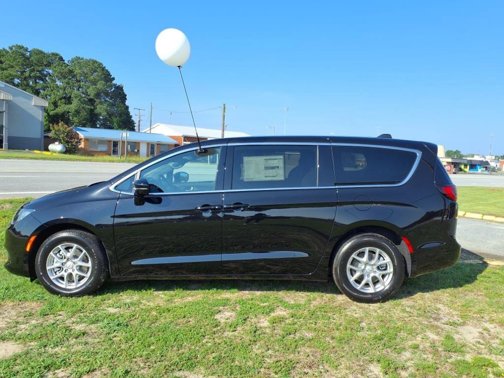 New 2025 Chrysler Voyager LX FWD image 25