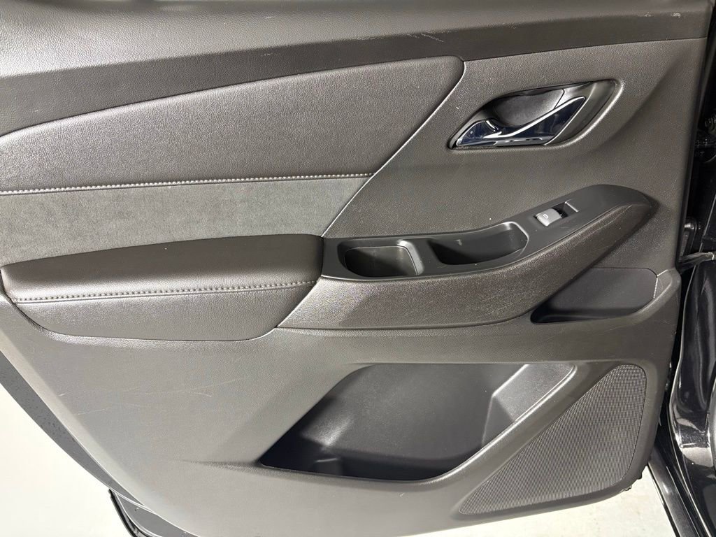 Used 2023 Chevrolet Traverse High Country w/ LPO, Floor Liner Package image 37
