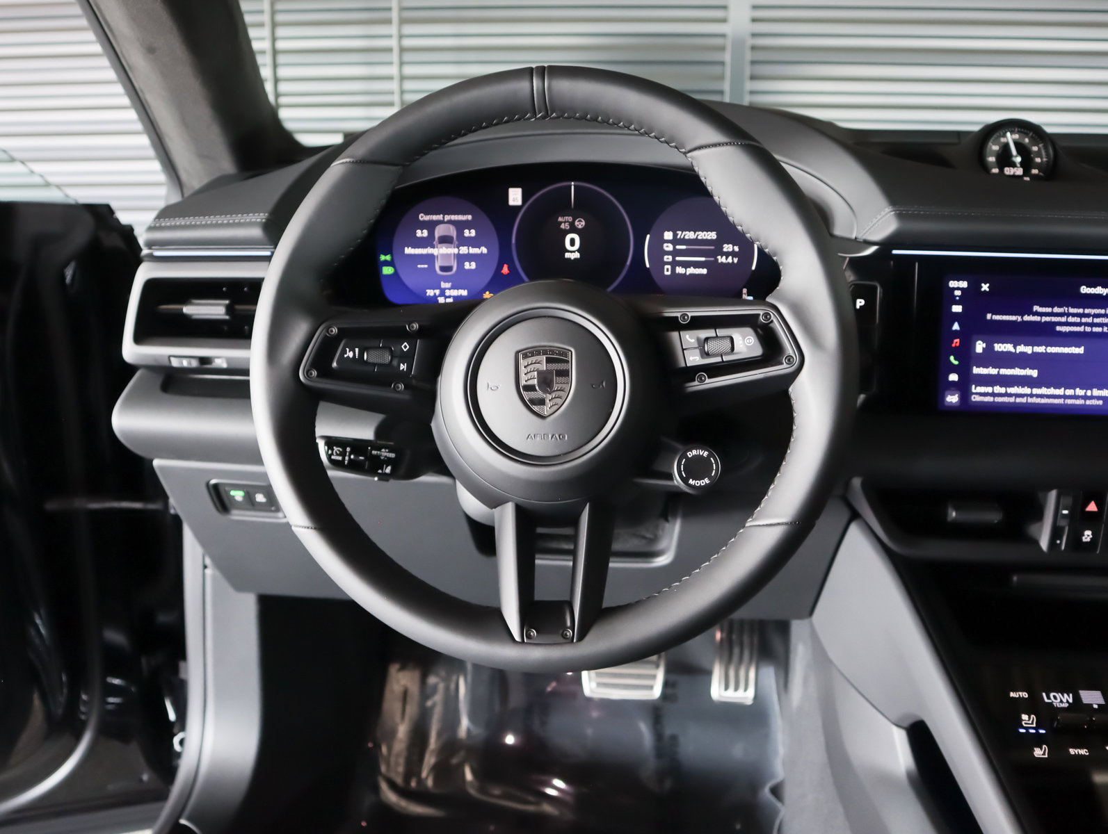 Used 2025 Porsche Macan Turbo Electric image 17