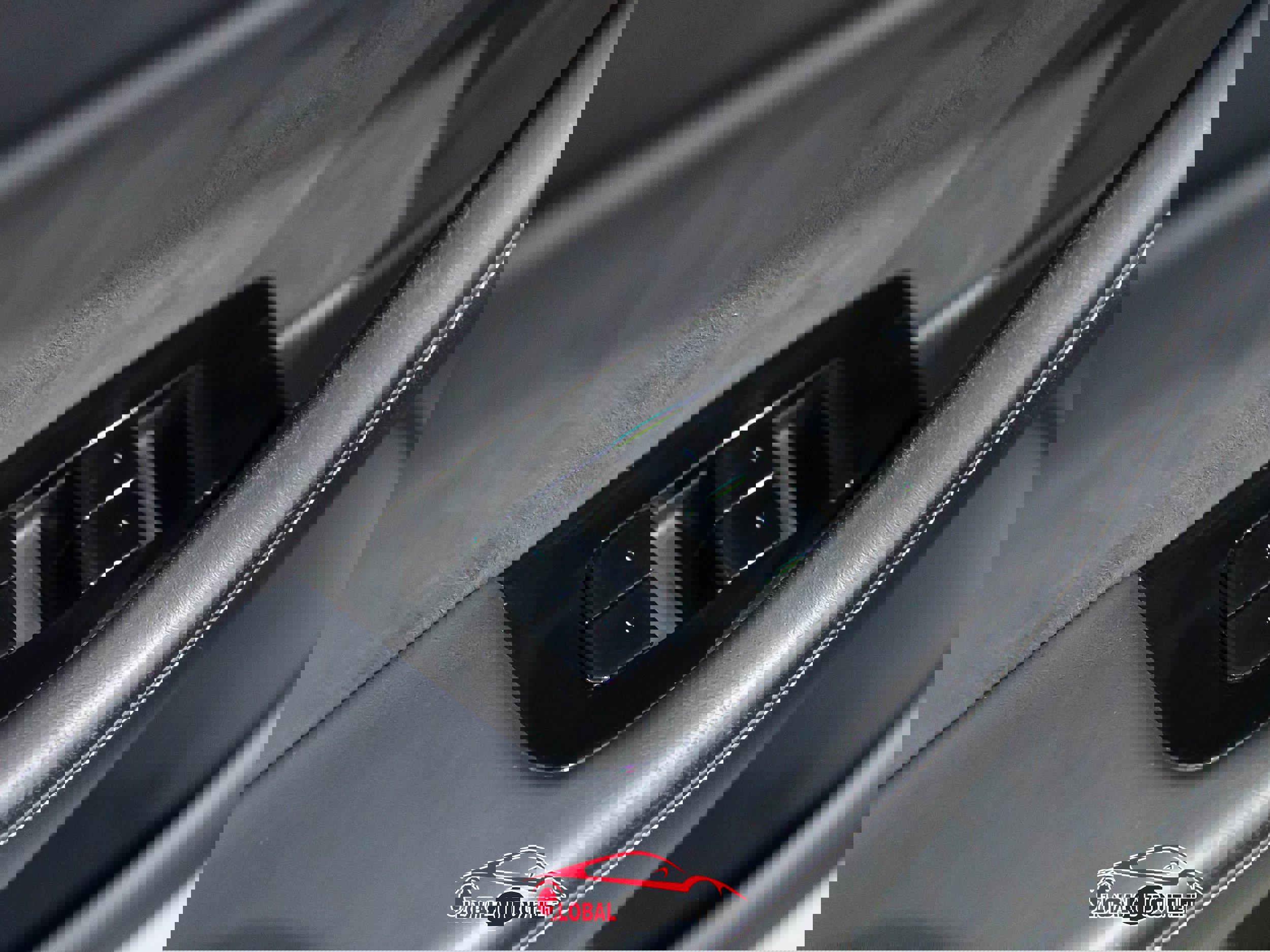 Used 2020 Tesla Model Y Long Range image 34