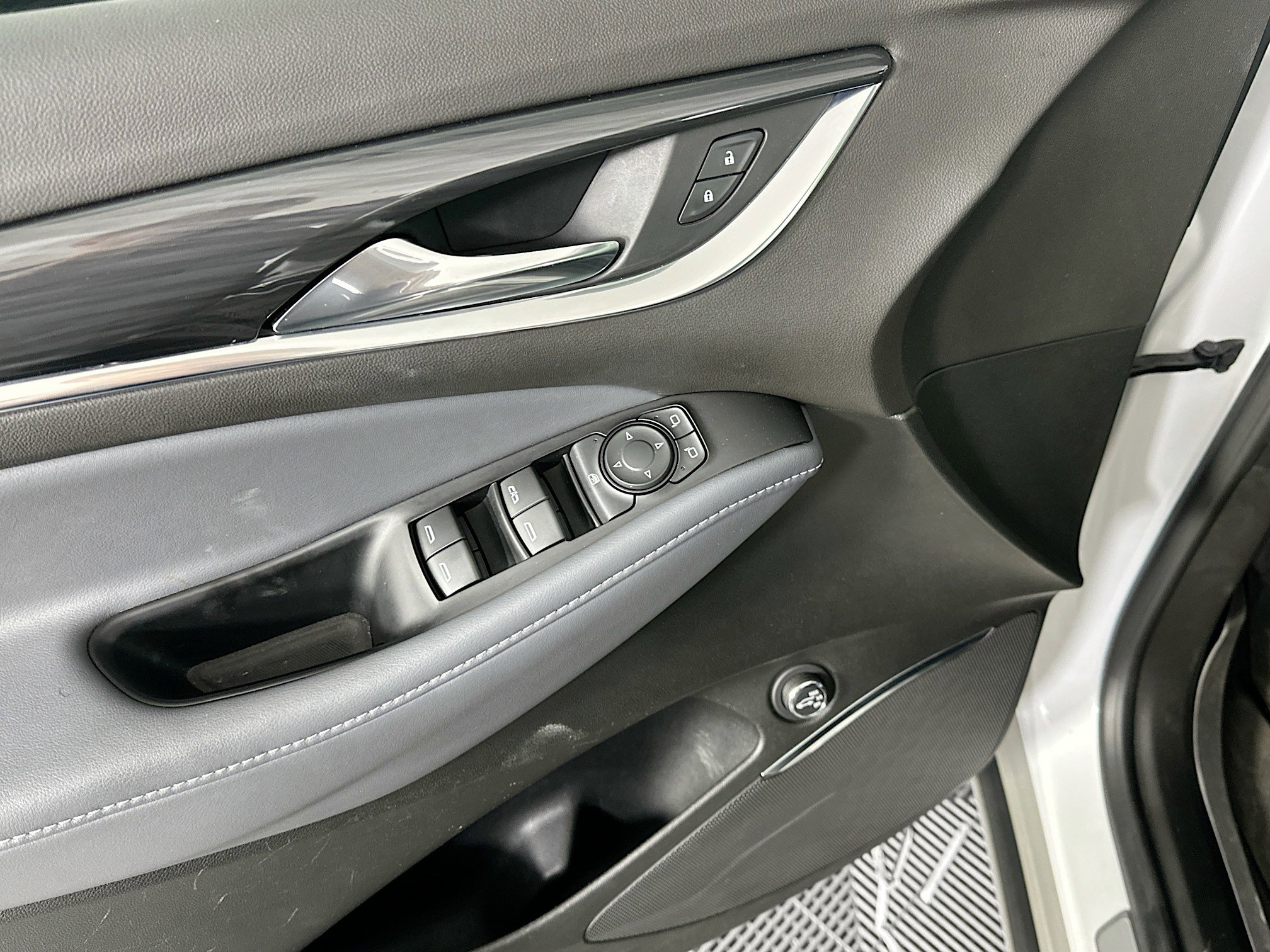 Used 2024 Buick Enclave Essence w/ LPO, Floor Liner Package image 15