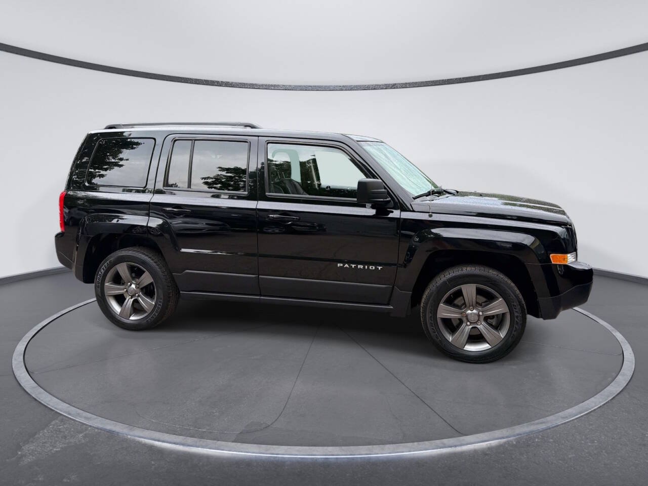 Used 2015 Jeep Patriot High Altitude AWD/4WD image 5