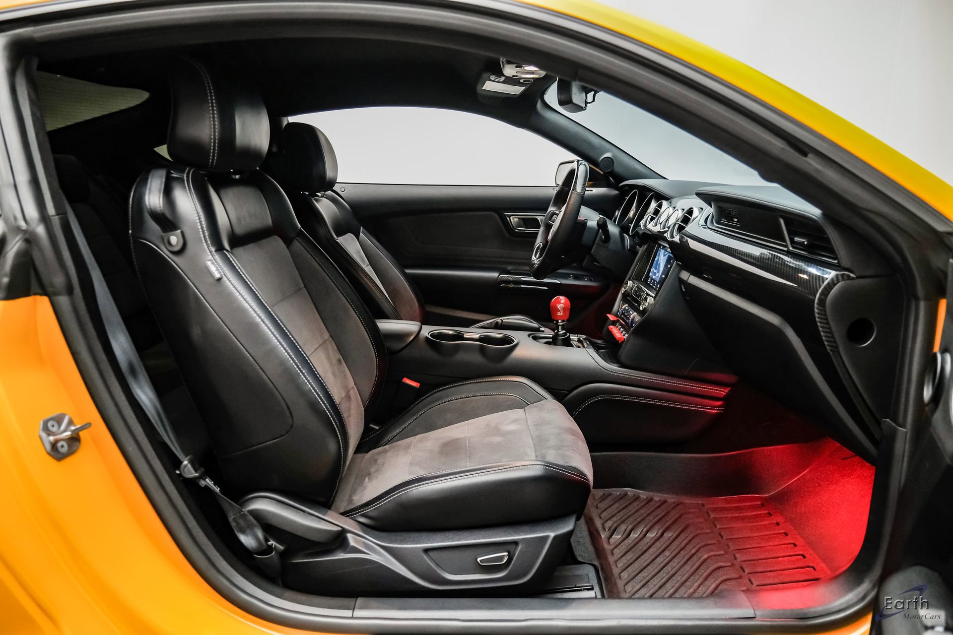 Used 2019 Ford Mustang Shelby GT350 w/ Technology Package RWD image 46