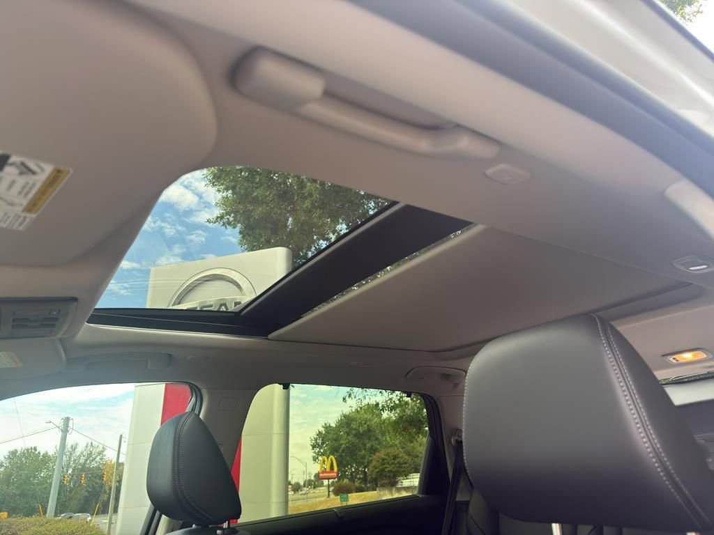 New 2026 Nissan Rogue Platinum image 30