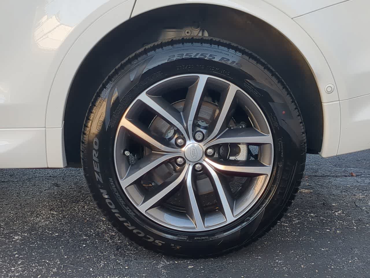 Certified 2025 Land Rover Discovery Sport S AWD/4WD image 13