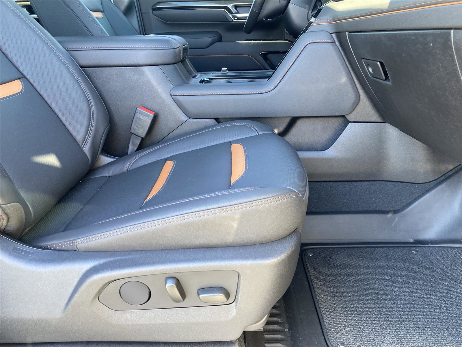 New 2026 GMC Sierra 2500 AT4 w/ AT4 Premium Plus Package image 15