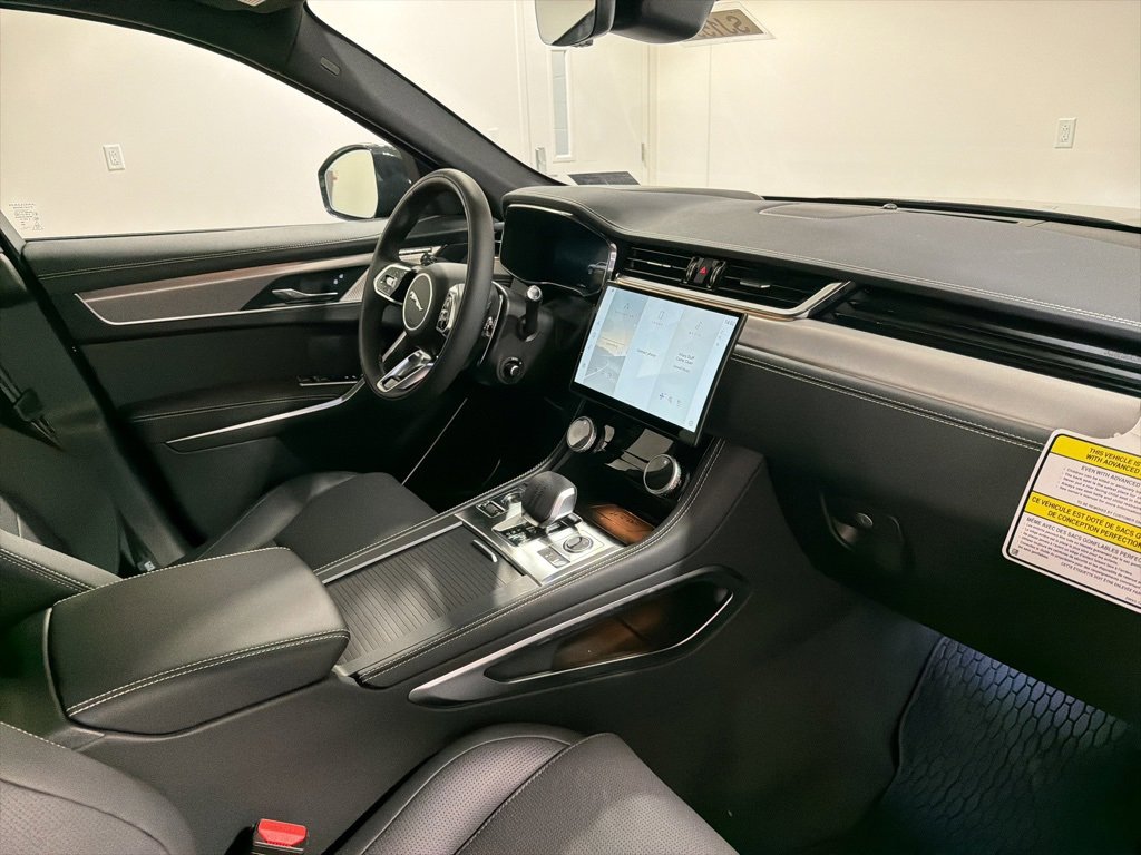 New 2026 Jaguar F-PACE R-Dynamic S image 24