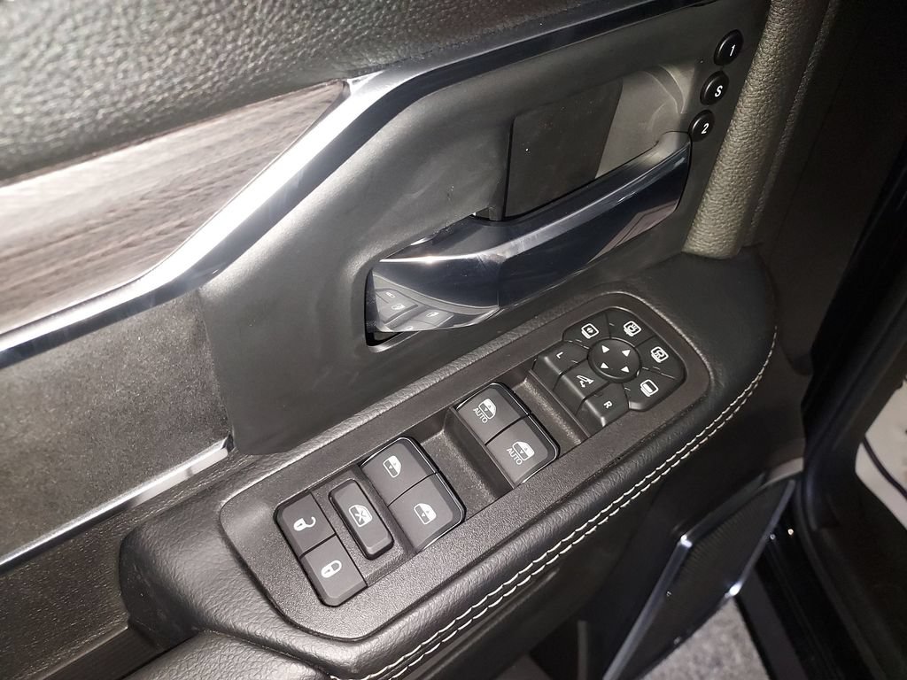 New 2026 RAM 3500 Laramie AWD/4WD image 19