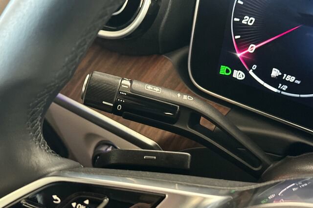 Certified 2024 Mercedes-Benz C 300 Sedan image 32