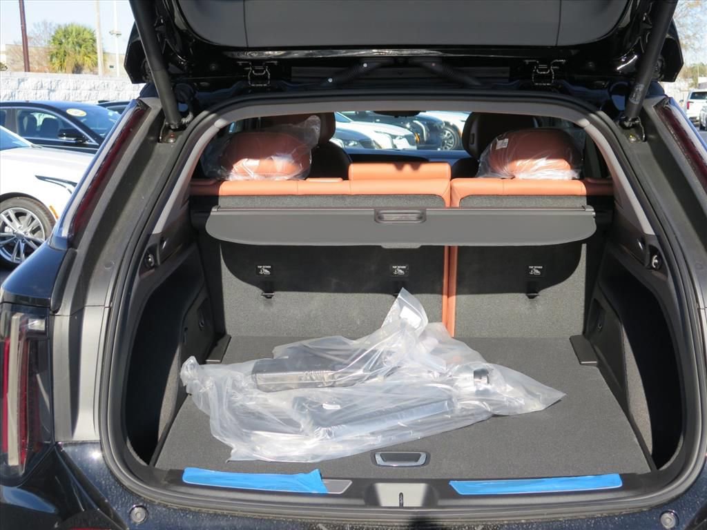 New 2026 Cadillac Optiq Sport 2 image 25