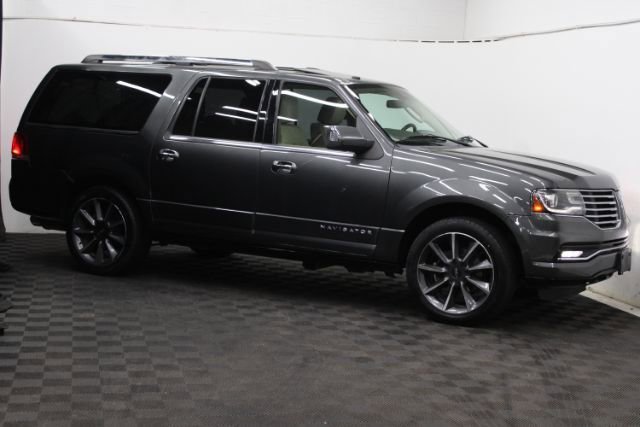 Used 2017 Lincoln Navigator L Reserve image 1