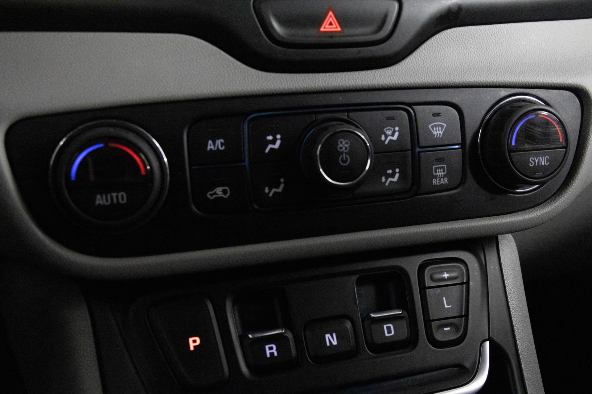 Used 2020 GMC Terrain SLT image 25