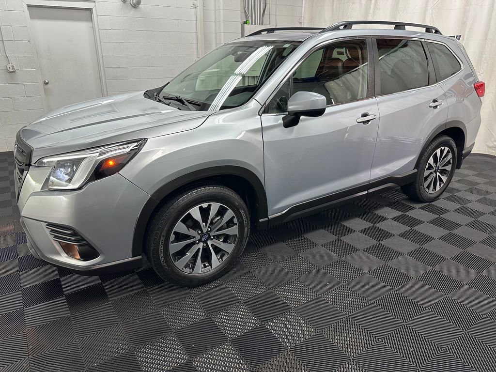 Used 2022 Subaru Forester Limited AWD/4WD image 5