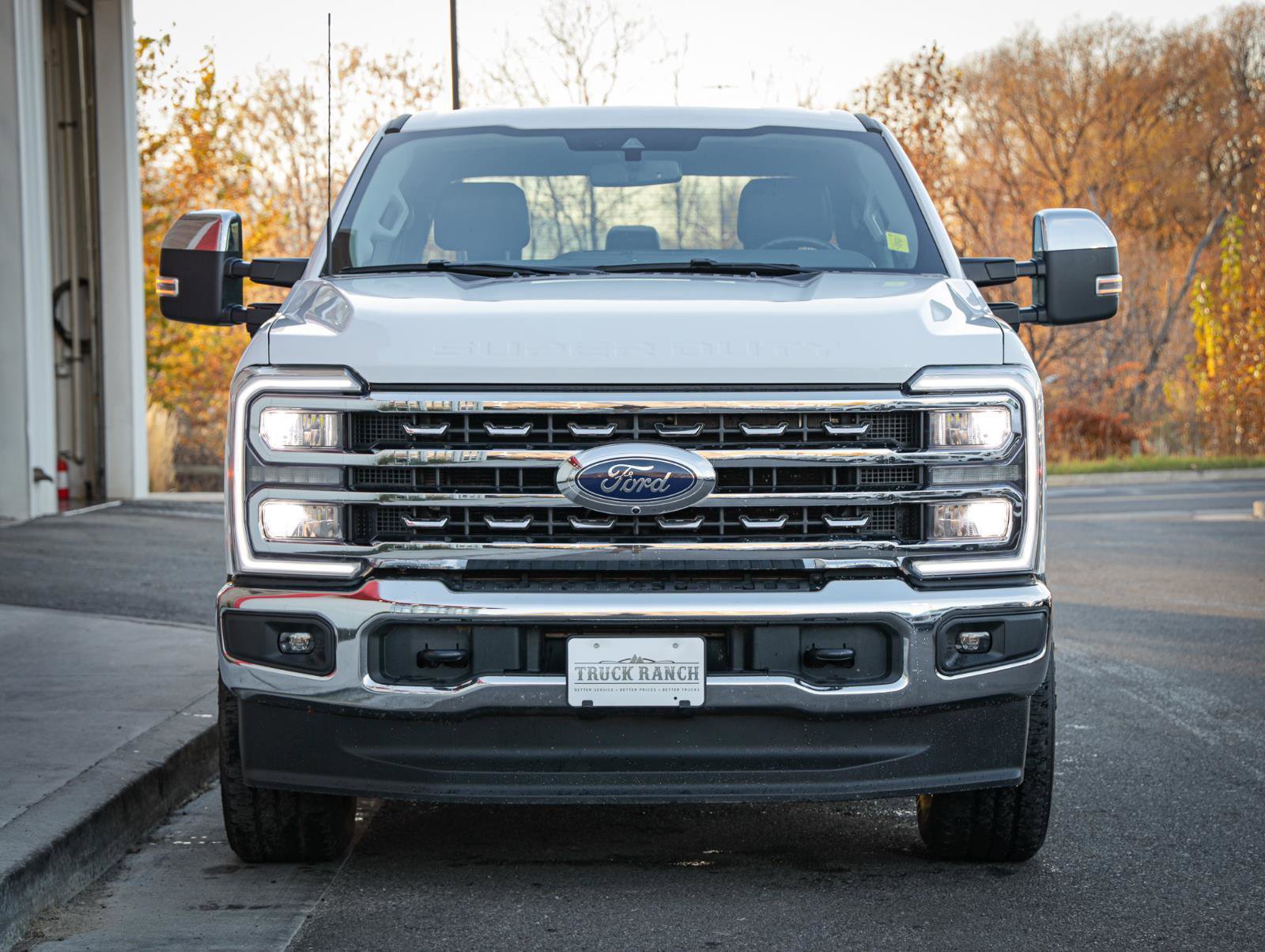 Used 2025 Ford F350 Lariat image 9