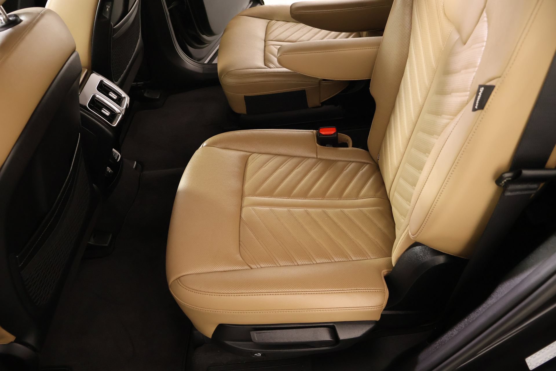Used 2025 Kia Sorento SX Prestige w/ Olive Brown Leather Package AWD/4WD image 13