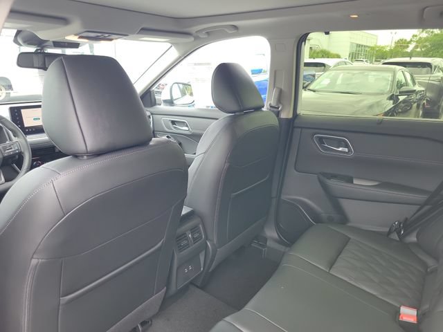 New 2026 Nissan Rogue Platinum AWD/4WD image 10