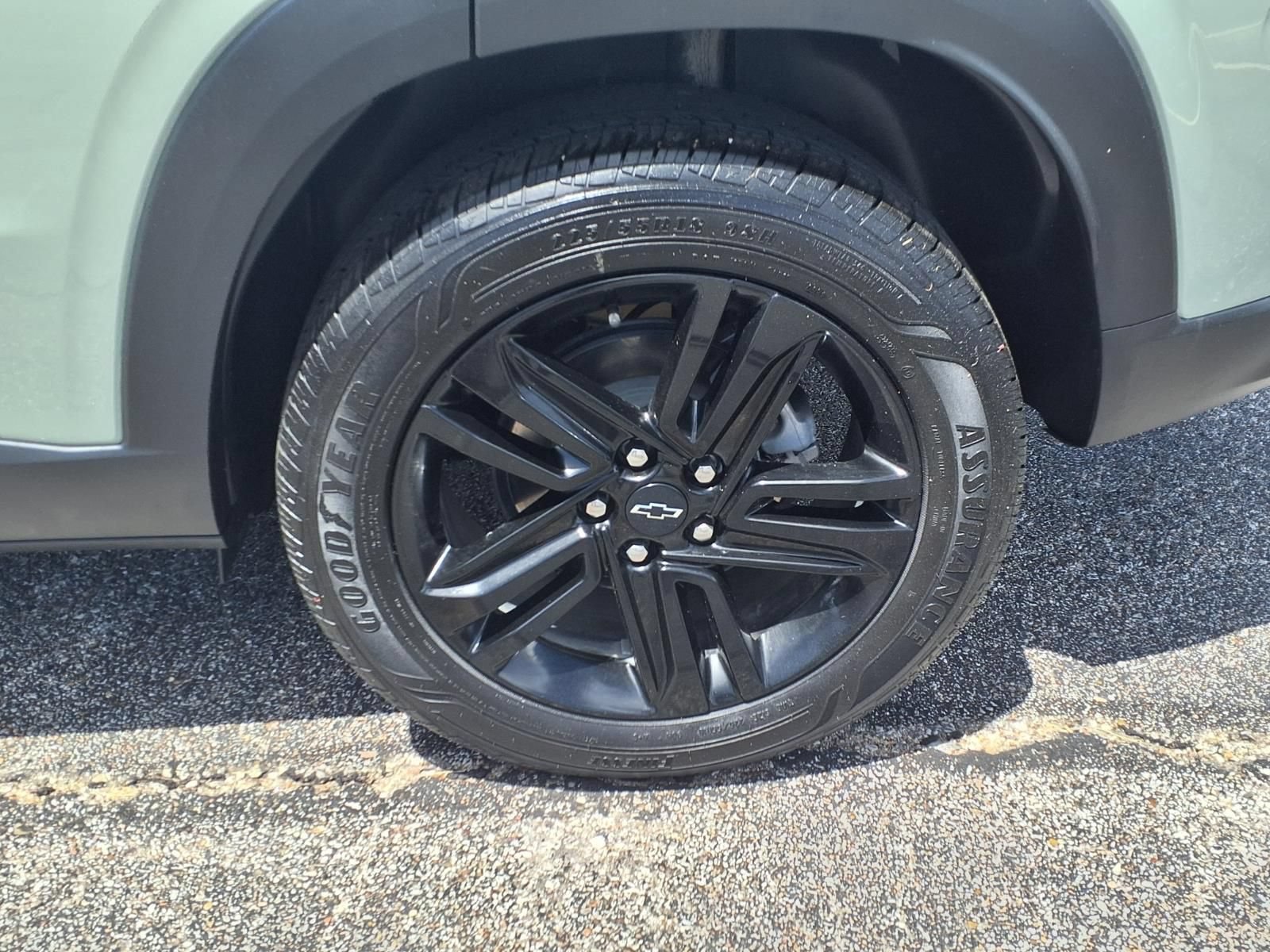 Used 2025 Chevrolet Trax ACTIV w/ Sunroof Package FWD image 25