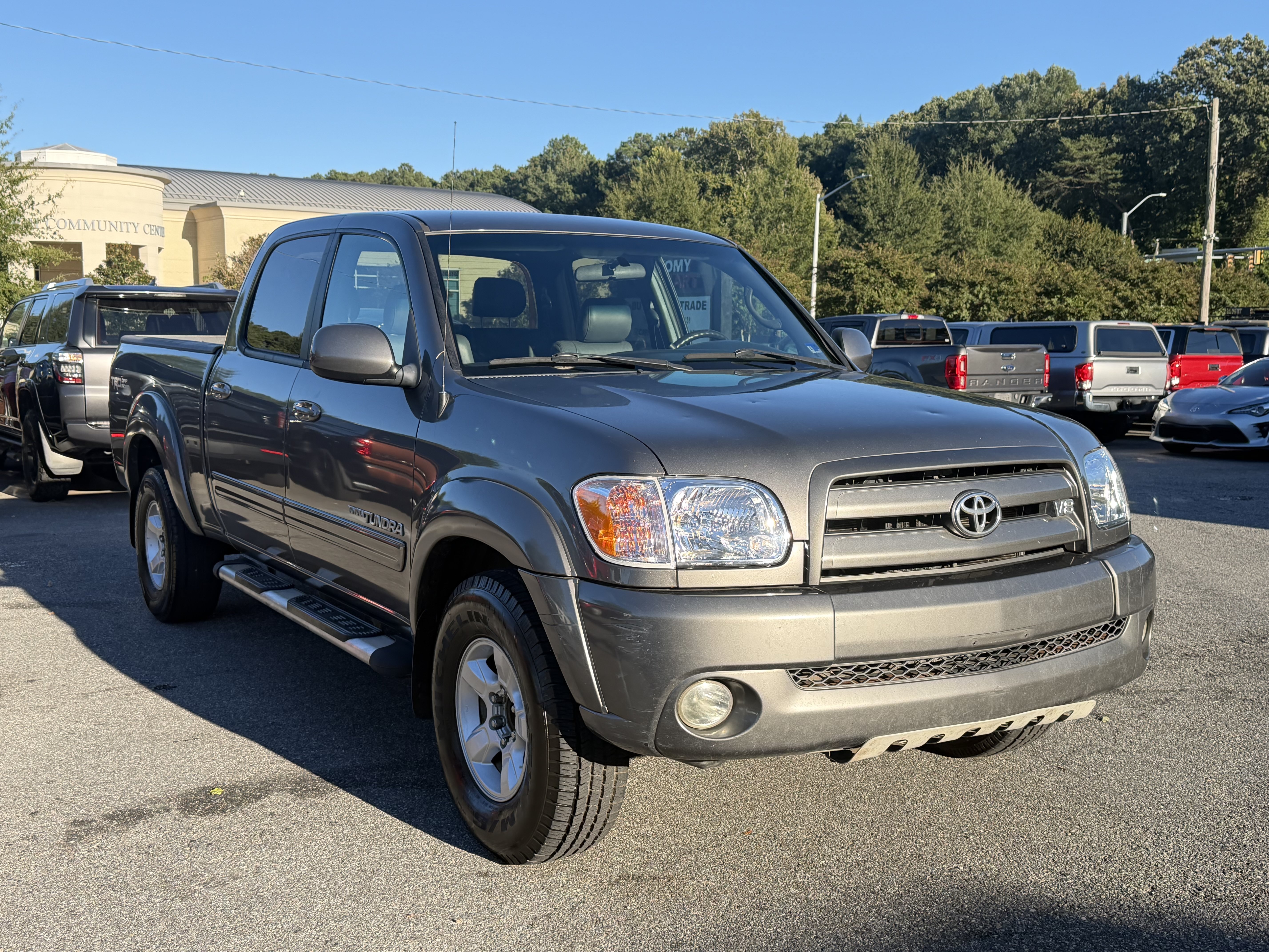 Used 2005 Toyota Tundra Limited RWD image 2