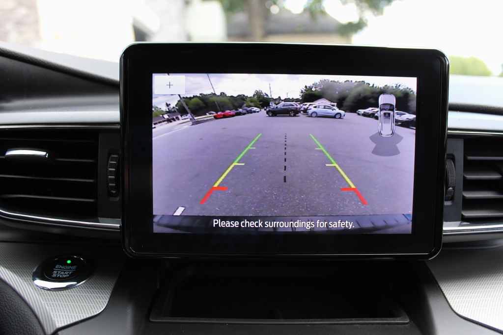 Used 2020 Ford Explorer XLT w/ Equipment Group 202A AWD/4WD image 21