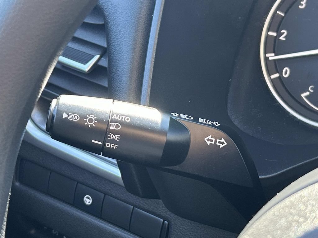 Certified 2024 Nissan Rogue SV AWD/4WD image 30