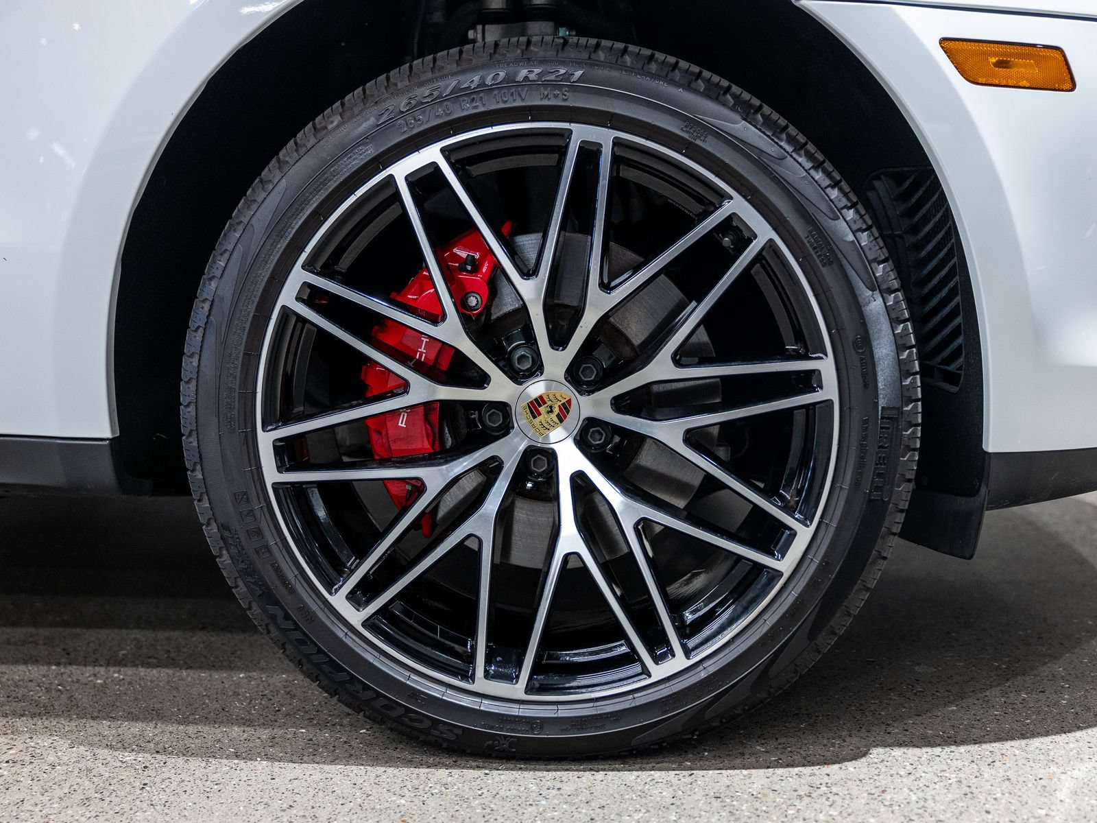 Certified 2025 Porsche Macan S AWD/4WD image 21