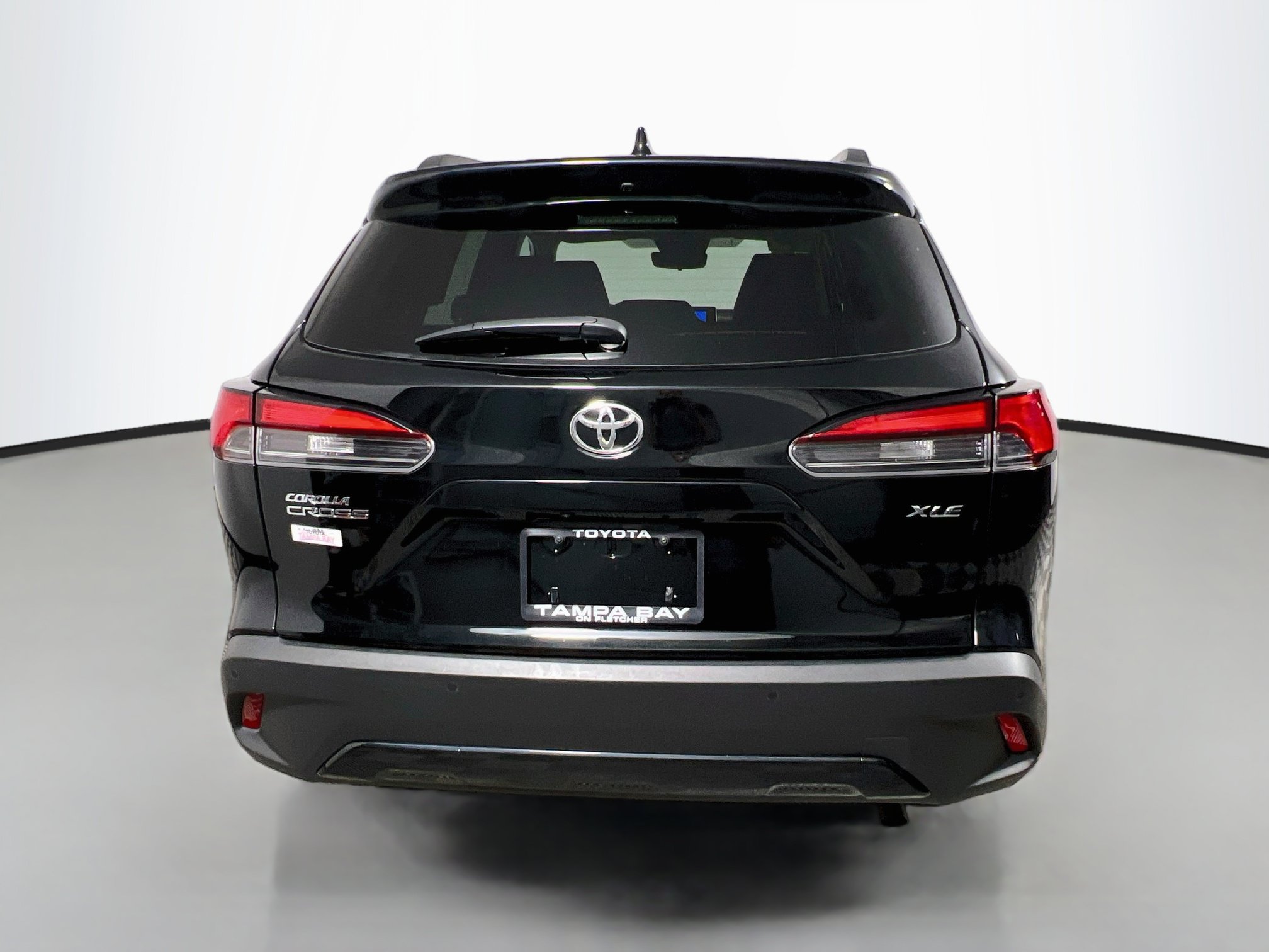 Used 2025 Toyota Corolla Cross XLE AWD/4WD image 6