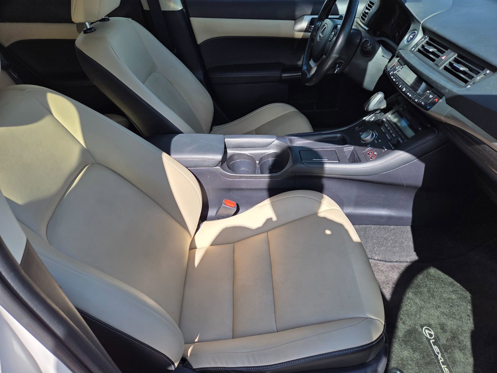 Used 2016 Lexus CT 200h w/ Seat Comfort Package image 15