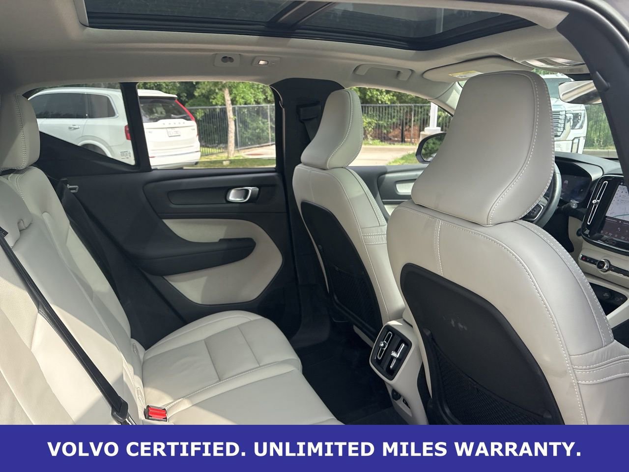 Certified 2023 Volvo XC40 B5 Plus w/ Climate Package AWD/4WD image 10