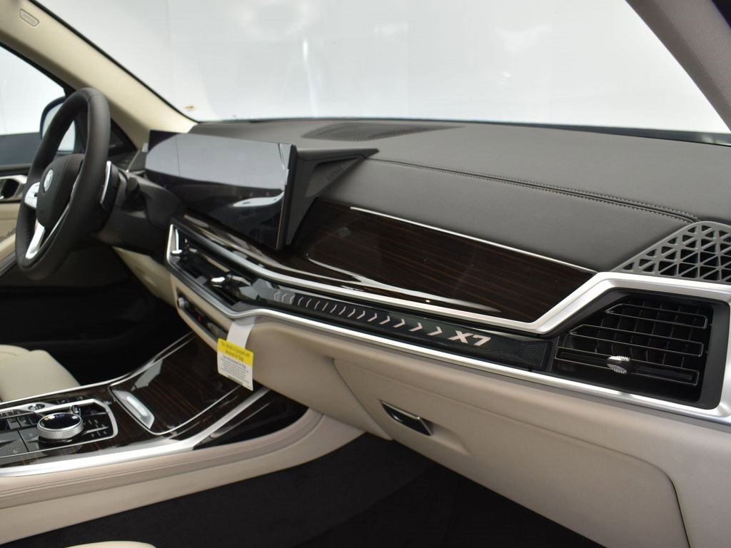 New 2026 BMW X7 xDrive40i w/ Executive Package image 25