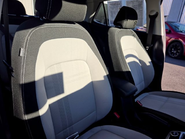 Used 2023 Hyundai Venue SEL FWD image 14