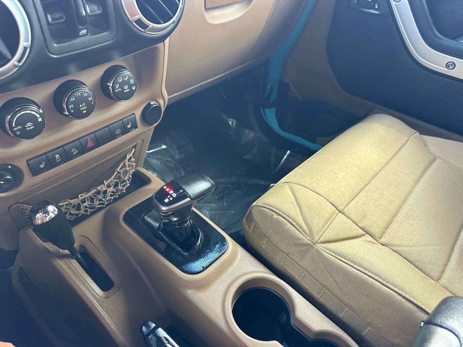 Used 2012 Jeep Wrangler Unlimited Sahara w/ Connectivity Group image 26