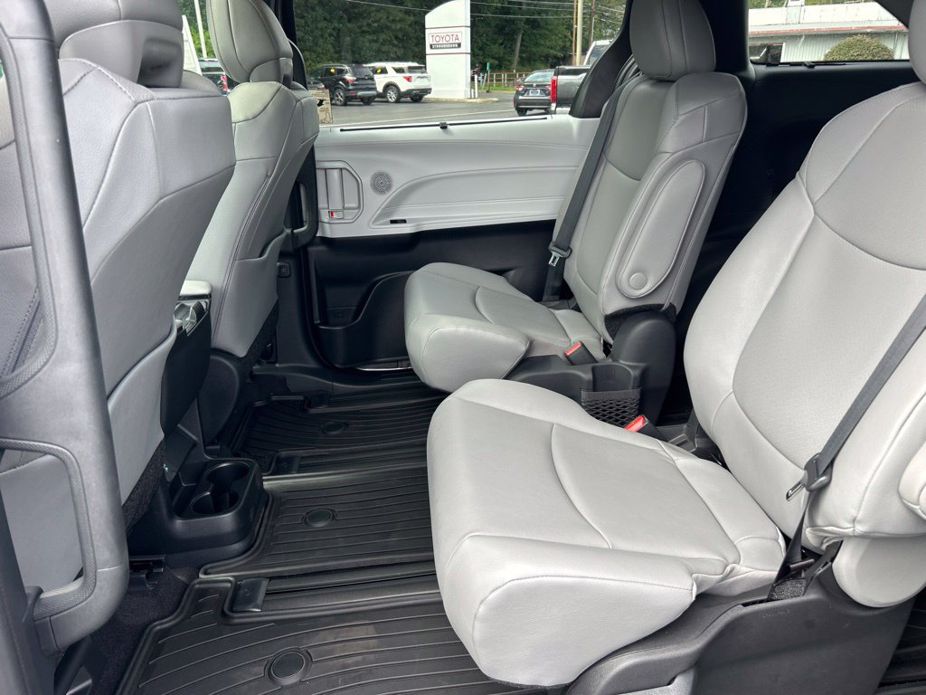 New 2026 Toyota Sienna XLE AWD/4WD image 27