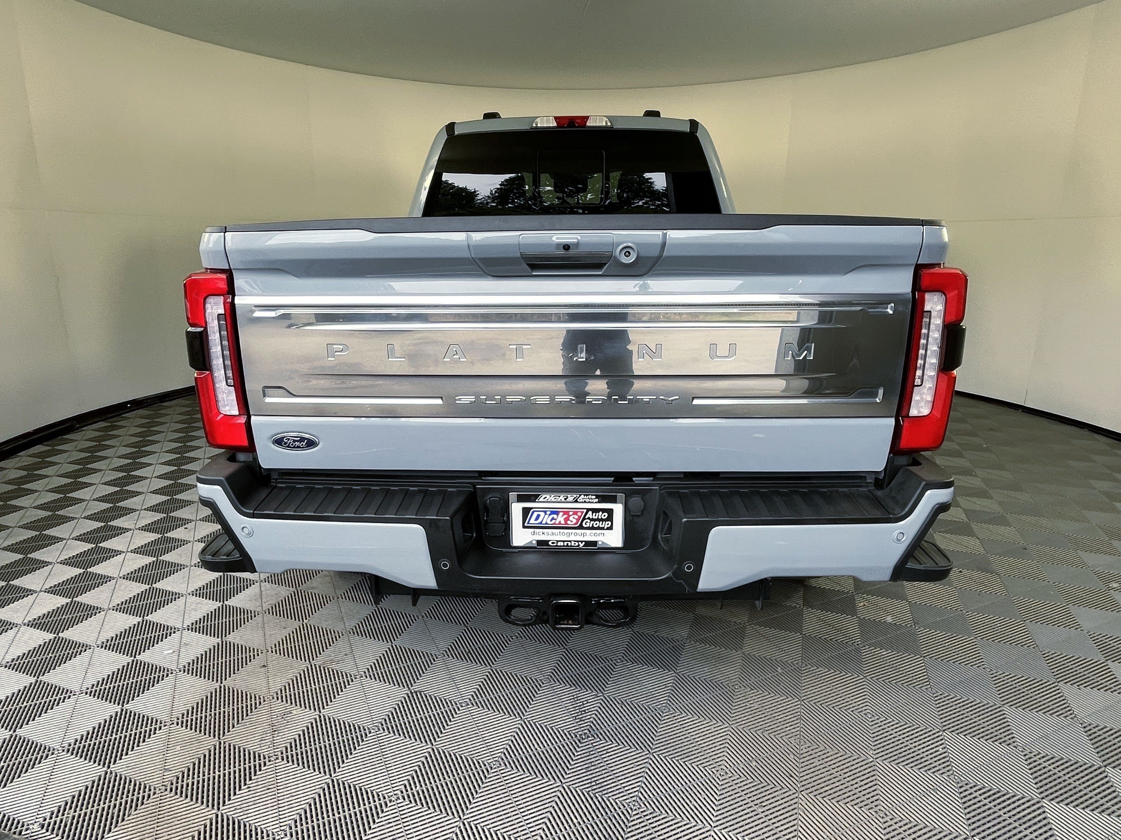 Used 2024 Ford F350 Platinum AWD/4WD image 4