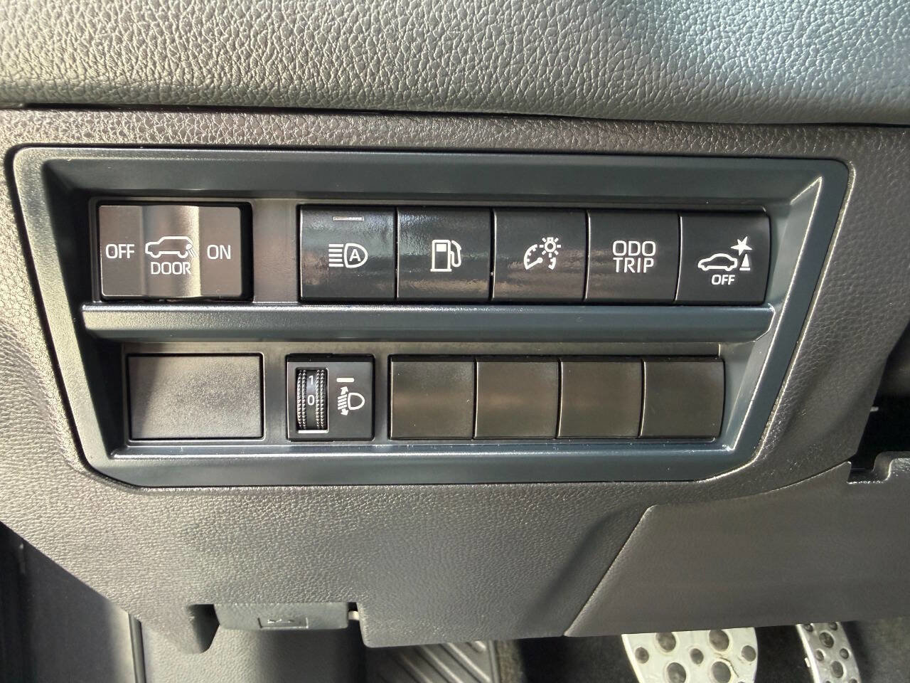 Used 2026 Toyota Sequoia SR5 w/ TRD Off-Road Package AWD/4WD image 32