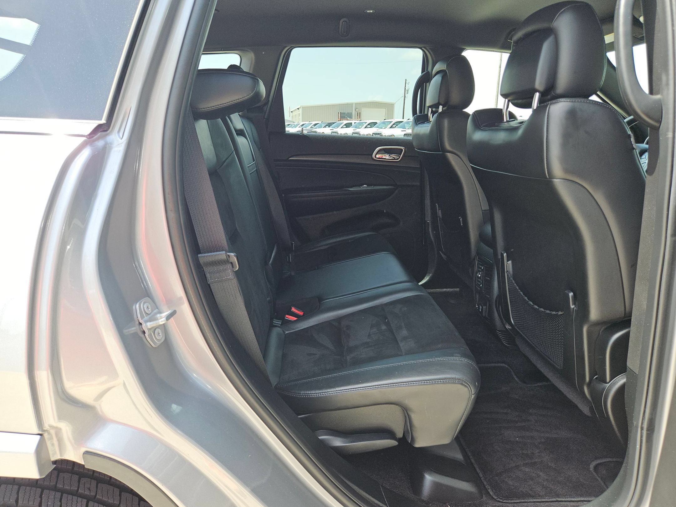 Used 2018 Jeep Grand Cherokee Altitude RWD image 25