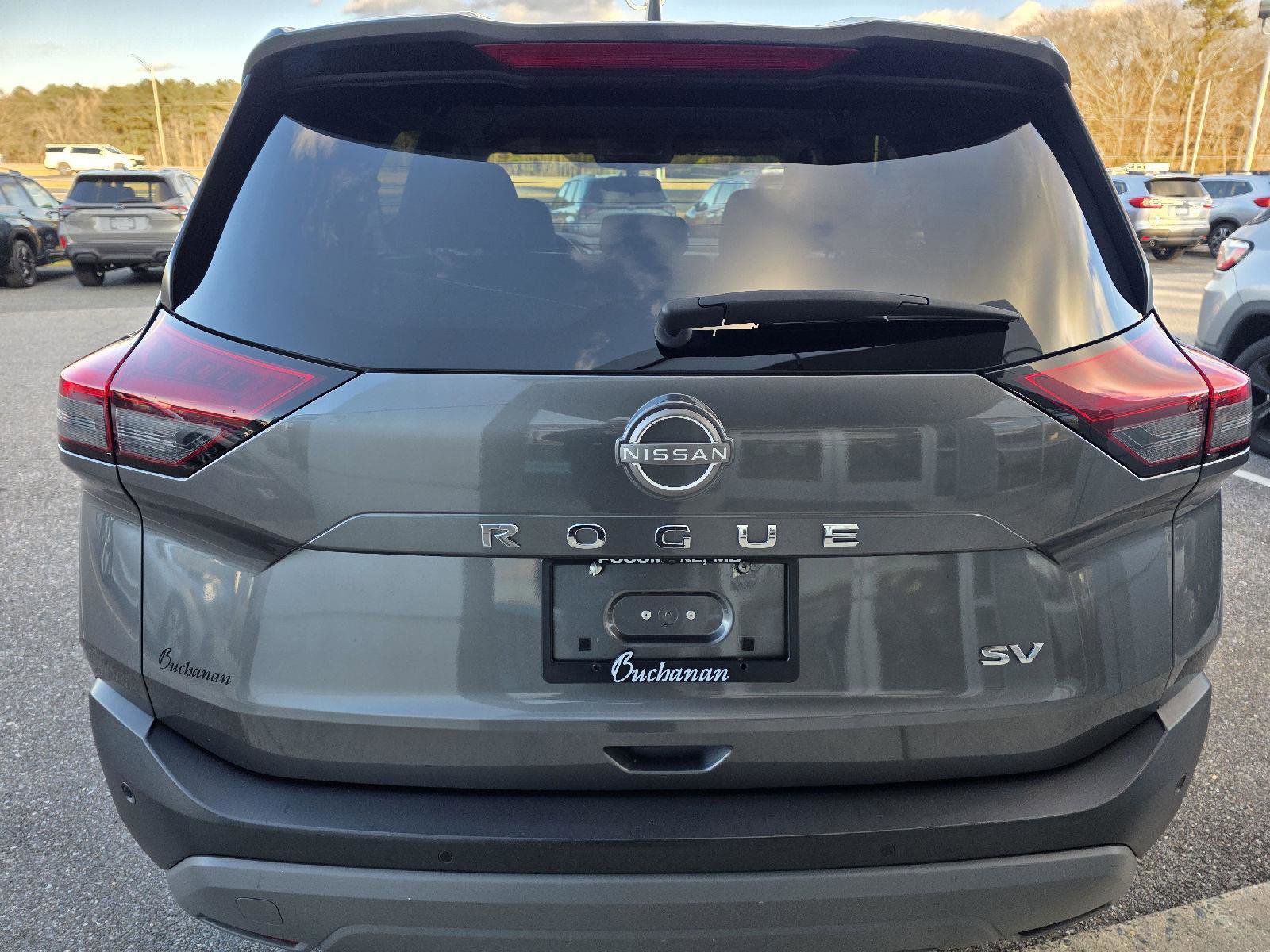 Used 2023 Nissan Rogue SV image 6